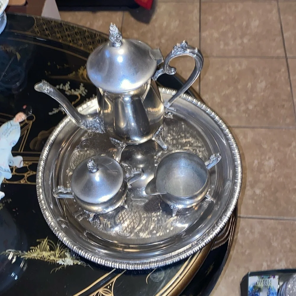 BX46 Vintage William Rogers silver plated tea set.